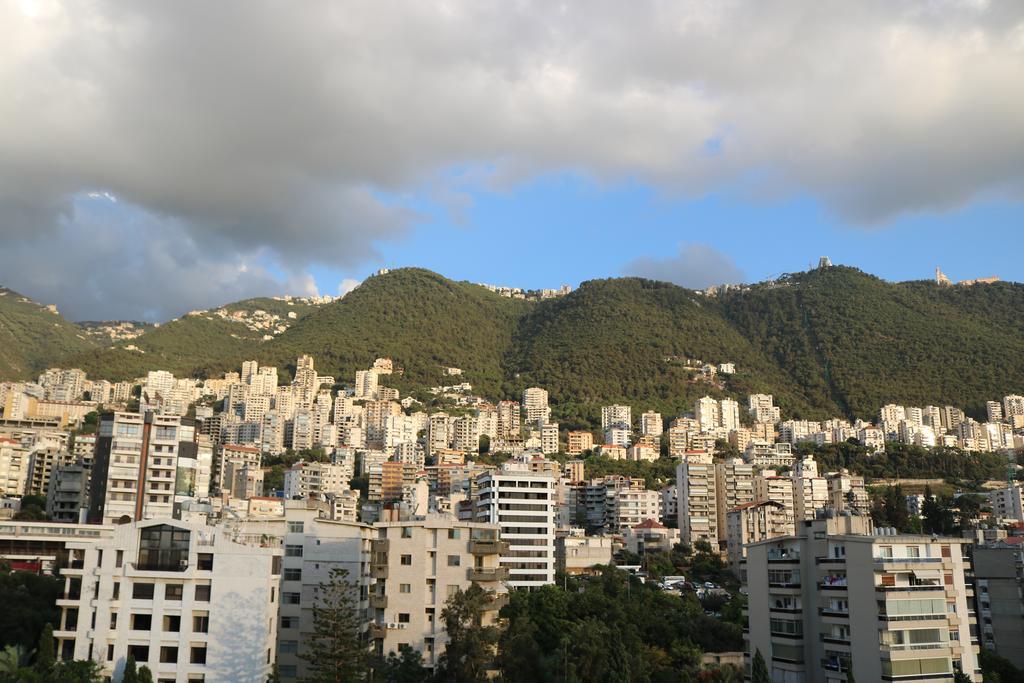 Vista Del Mar Hotel Jounieh Bagian luar foto